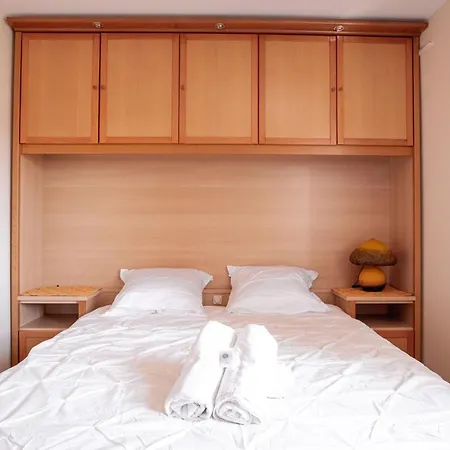 Apartment Situation Exceptionnelle Rue D Antibes Centre Cannes! By Halldis *